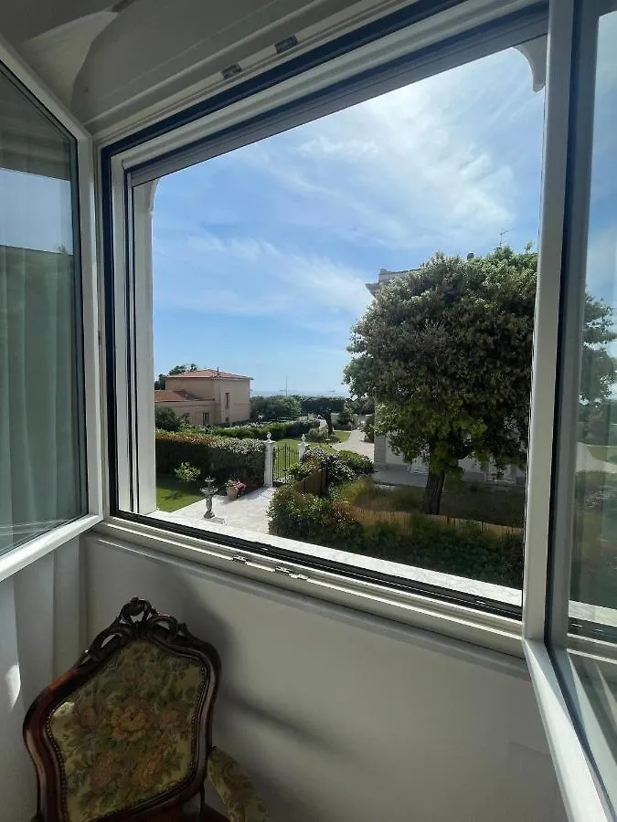 Villa Bianca A Few Steps By The Sea With Exclusive Garden & Jacuzzi Livorno 0*,  Italy