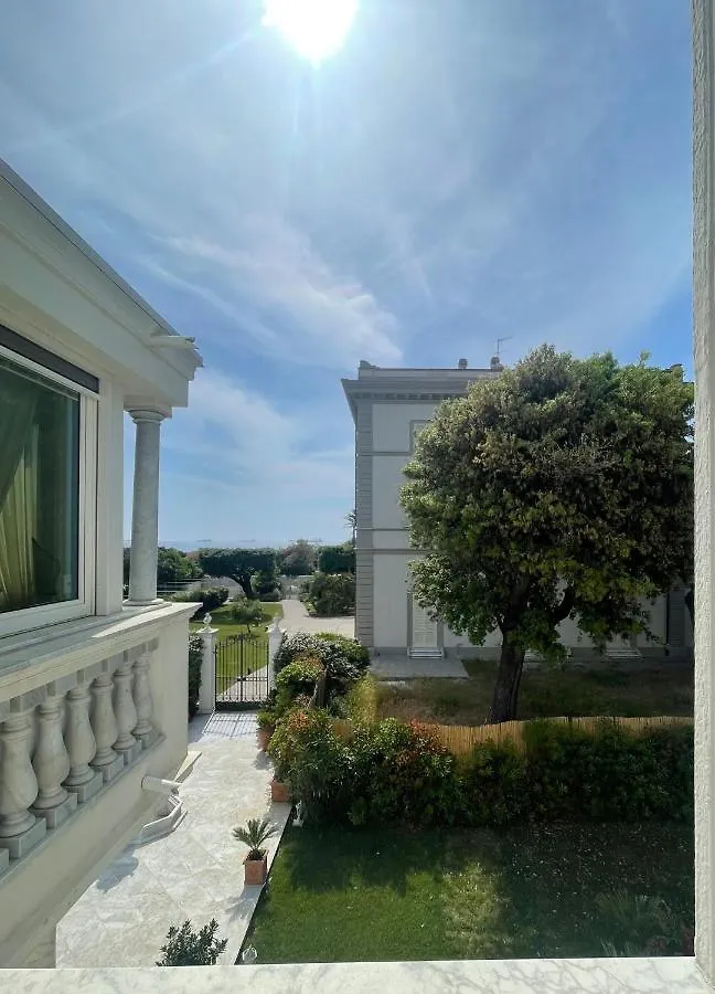 Apartment Villa Bianca A Few Steps By The Sea With Exclusive Garden & Jacuzzi Livorno