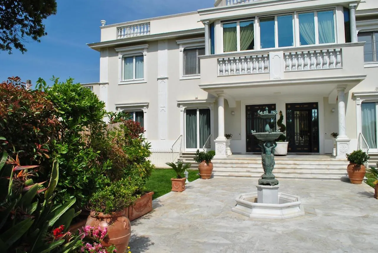 Villa Bianca A Few Steps By The Sea With Exclusive Garden & Jacuzzi Livorno