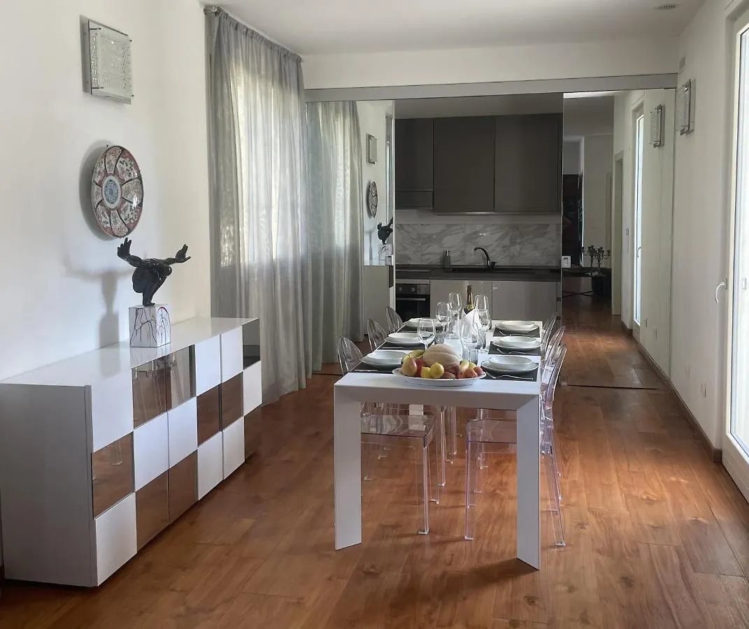 Apartment Villa Bianca A Few Steps By The Sea With Exclusive Garden & Jacuzzi Livorno Italy