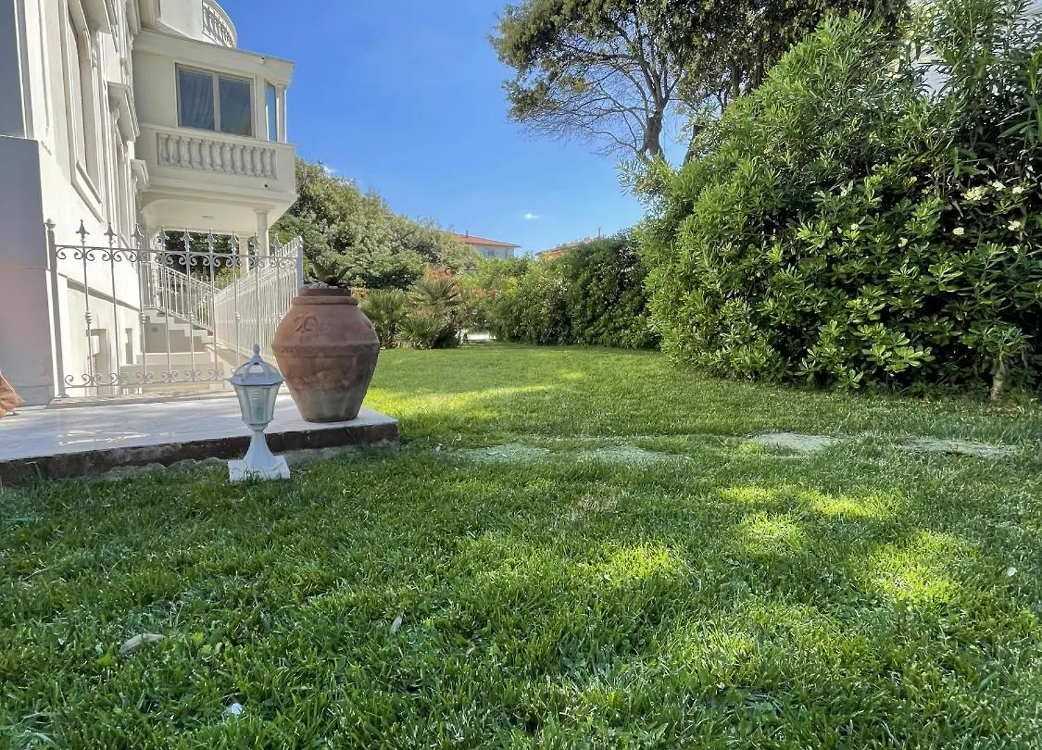 Villa Bianca A Few Steps By The Sea With Exclusive Garden & Jacuzzi Livorno